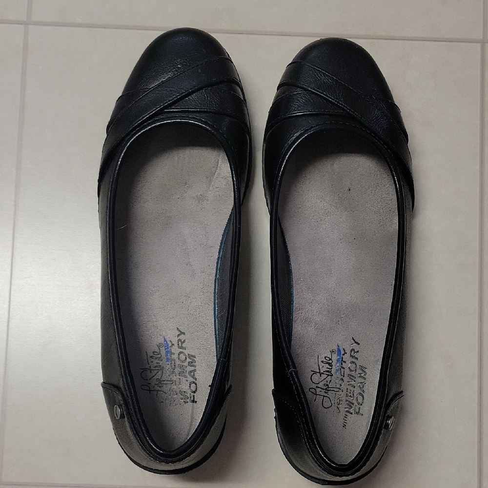 Life Stride Black Flats Classic Elegance
